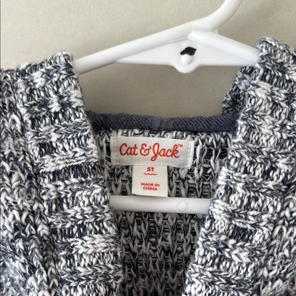 Cat & Jack Sweater - Picture 3 of 3